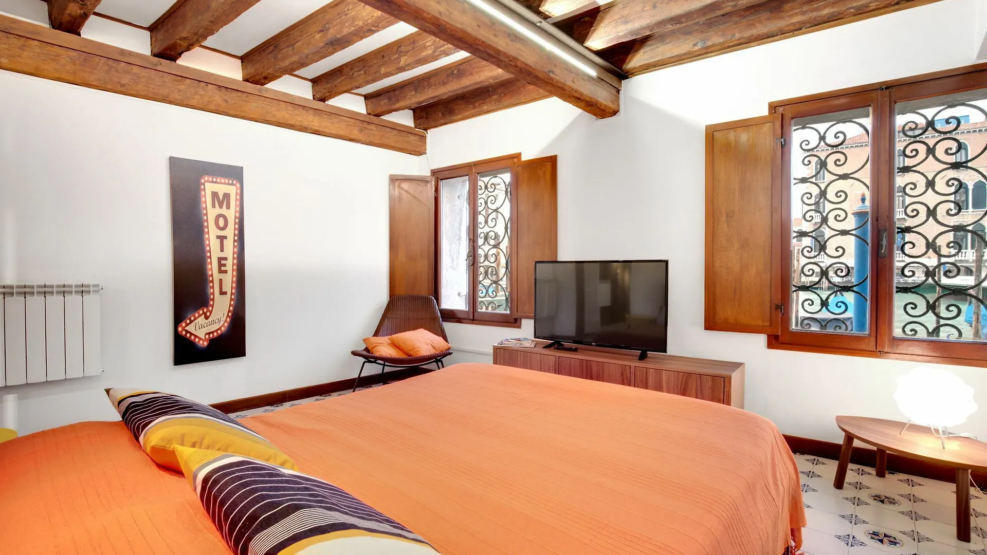 Venice Apartment Overlooking Grand Canal